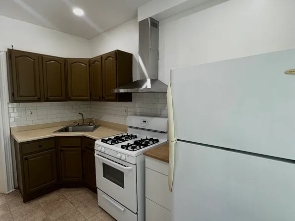 (undisclosed Address), Middle Village, NY 11379