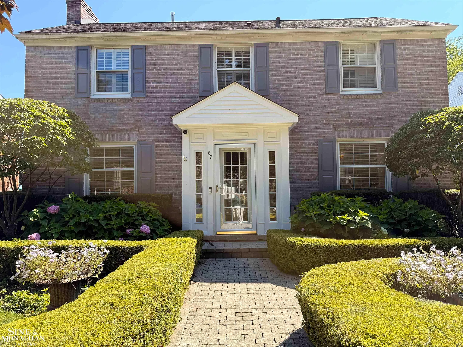 4 bed, 3.5 bath, 3500 sqft, $5,000 — Photo 1