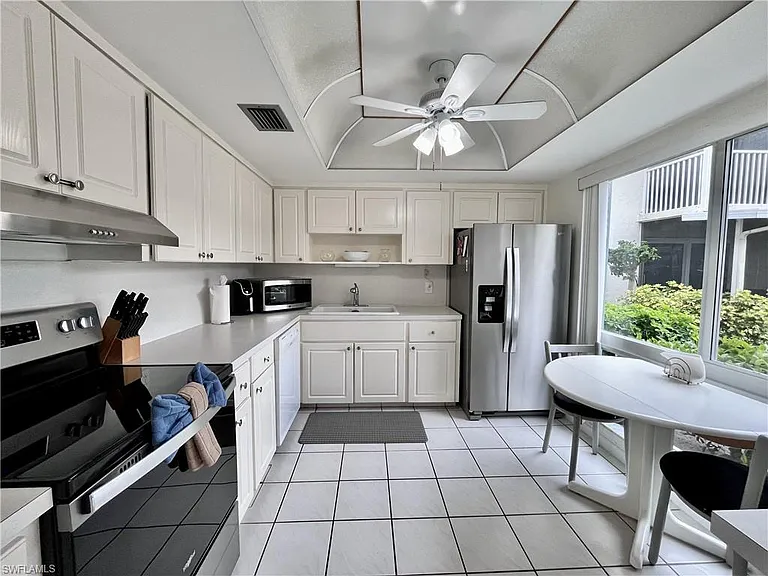 209 Palm Dr #1 — Photo 4