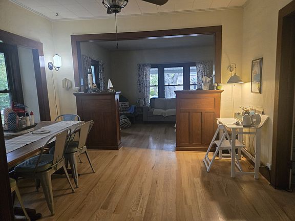 5th image of 406 N William St