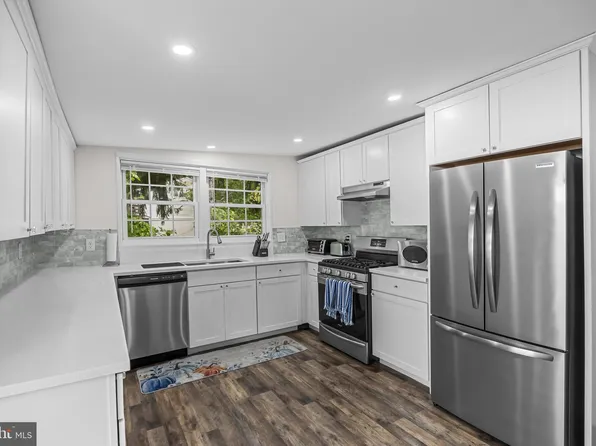 109 E 11th Ave, Pine Hill, NJ 08021