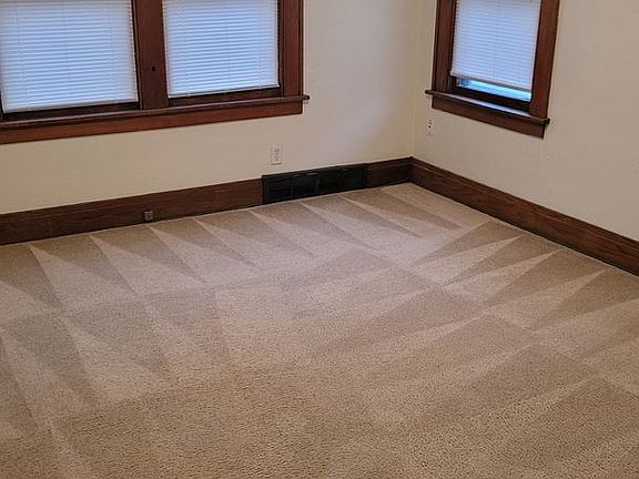 3rd image of 5008 Ingersoll Ave APT 1A
