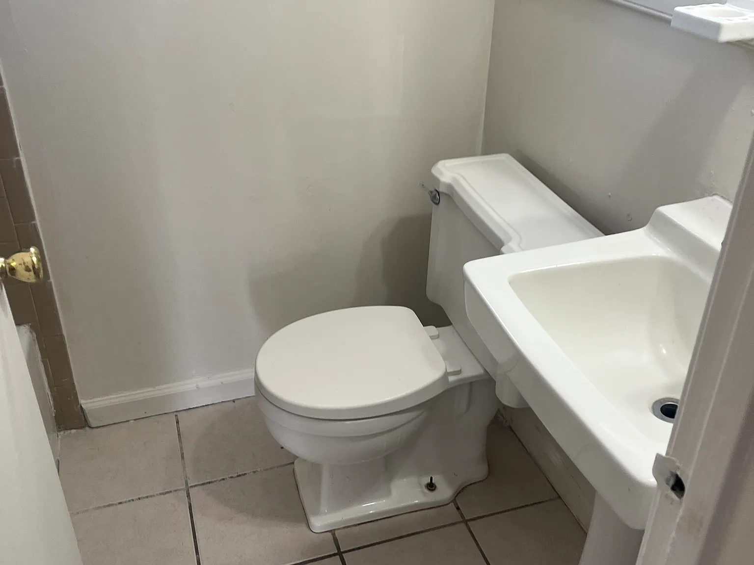 4 bed, 1900 sqft, $2,500 — Photo 3