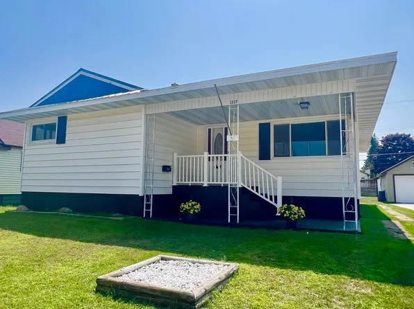 1317 W Hughitt St, Iron Mountain, MI 49801