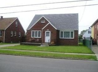 27 Saint Johns Pl, Lackawanna, NY 14218
