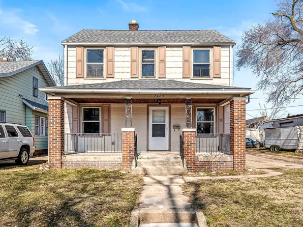 2413 Fredrickson St, South Bend, IN 46628
