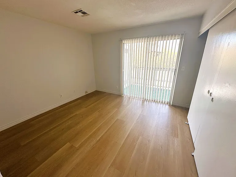 4744 Sand Creek Ave — Photo 5