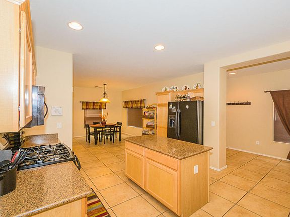4th image of 750 W Via De Gala