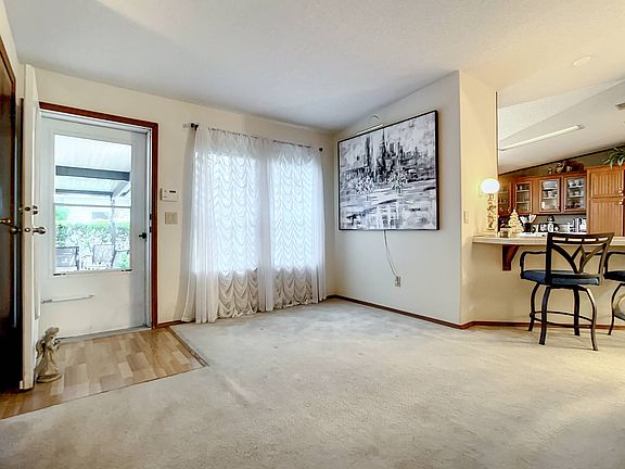 5th image of 47 Bluewater Lake Cir