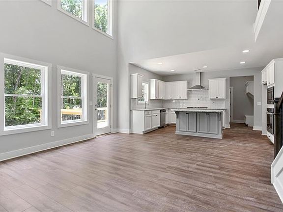 4th image of 1103 Wind Hill Ln SW