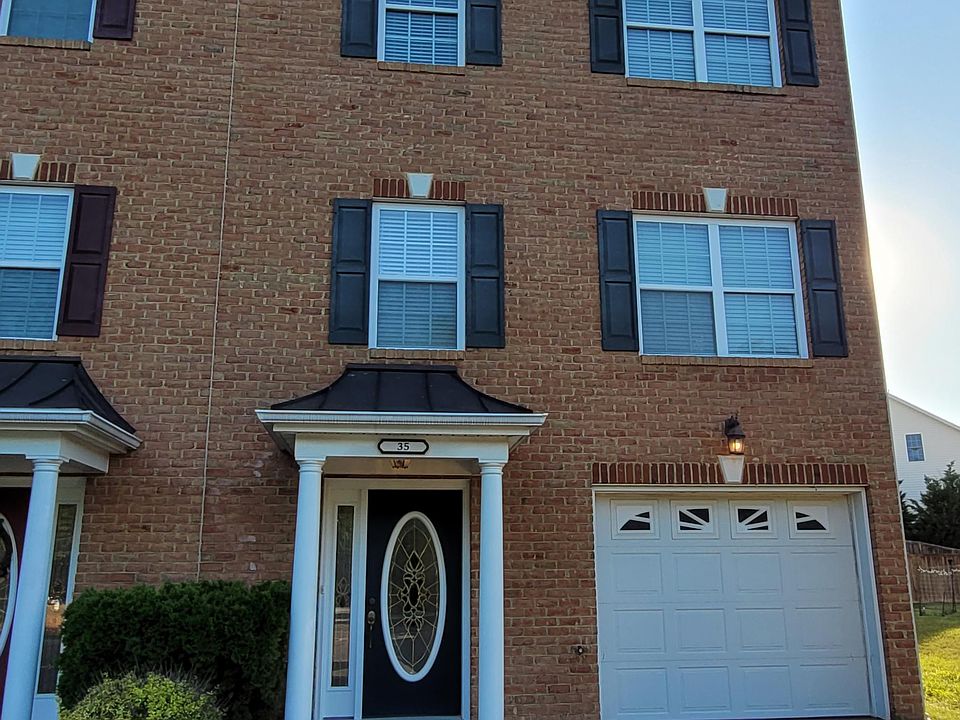 Oversized Brick 
Copper Porch Roof