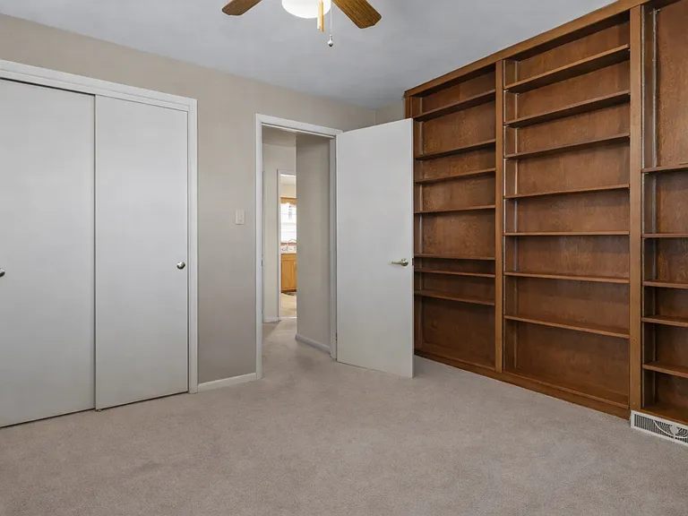 2540 E Eastgate Ln — Photo 10