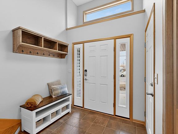 5th image of 4413 35th St NW