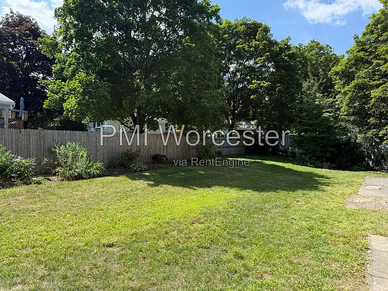 16 Seneca St — Photo 7