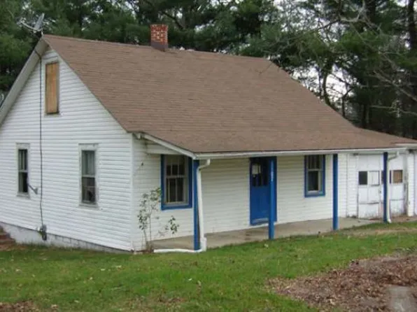 1187 Agnes Ln NW, Willis, VA 24380
