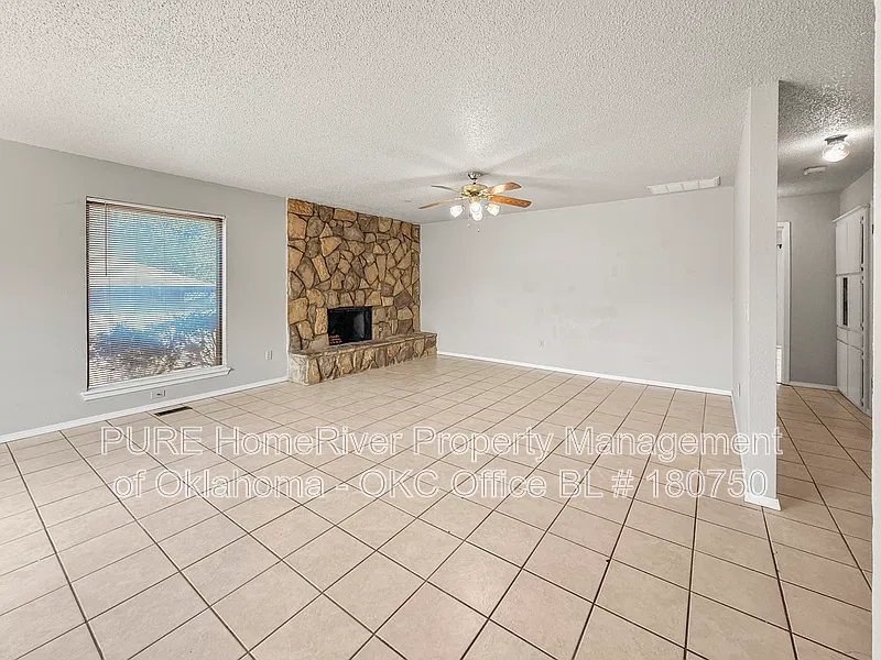 2 bed, 2.0 bath, 1240 sqft, $1,350 — Photo 3