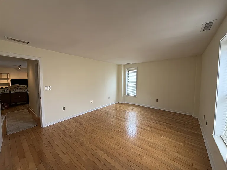 24 Chestnut St — Photo 10