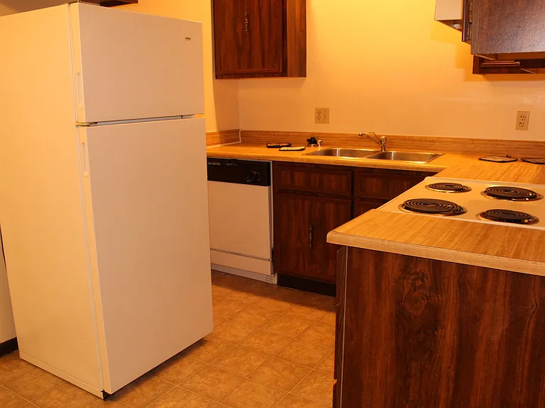 Windsor Crest Apartments — Photo 76