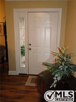 3rd image of 106 Brooklyn Cir