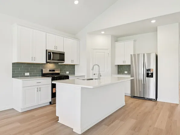 2233 Mustang Way, Seagoville, TX 75159