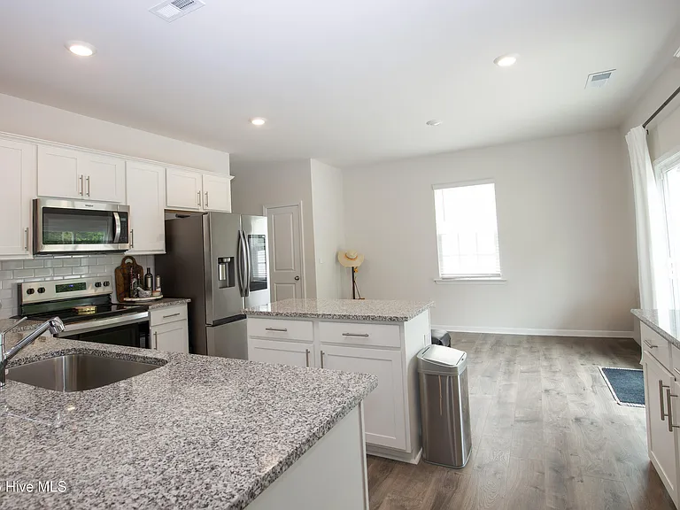 1179 Misty Creek Dr — Photo 17