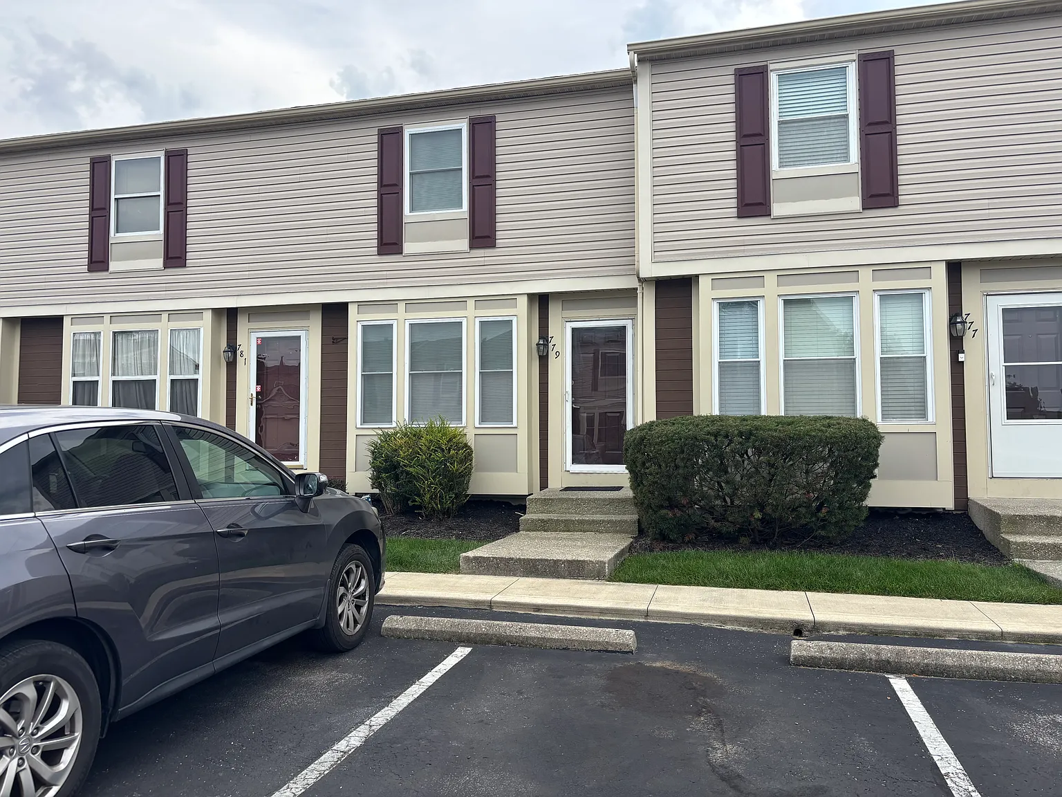 2 bed, 857 sqft, $1,600 — Photo 1