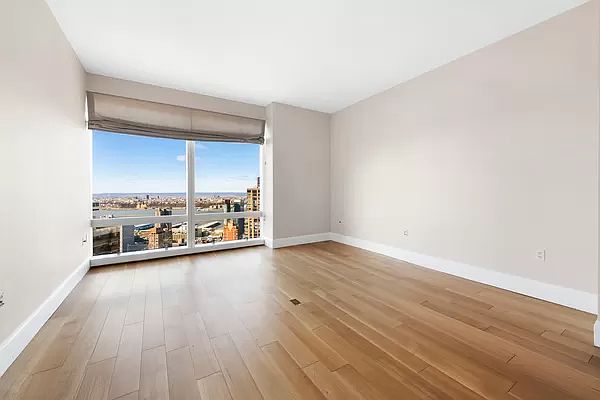 1st image of 25 Columbus Cir #61F