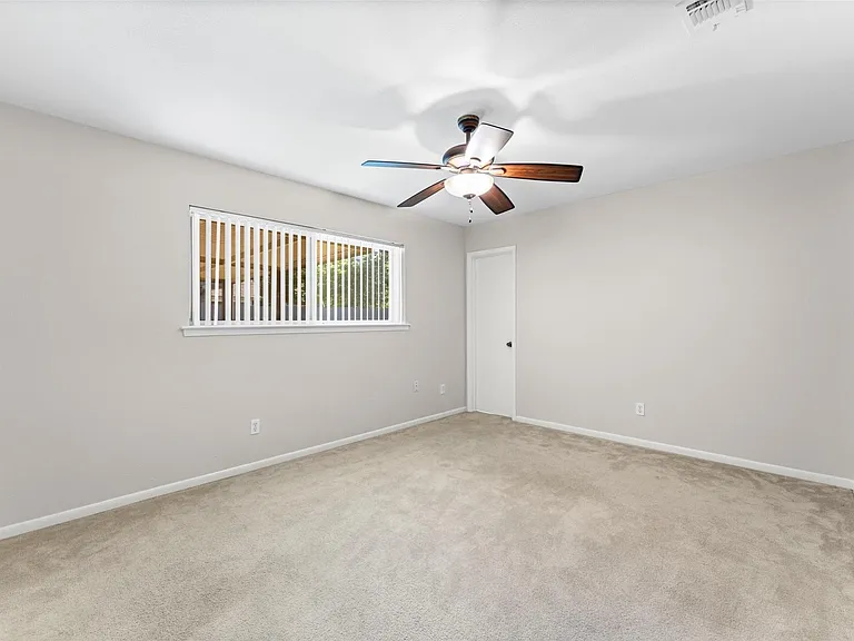 2562 Kevin Ln — Photo 11