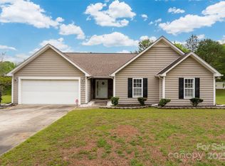 2412 Laura Dr, Charlotte, NC 28212