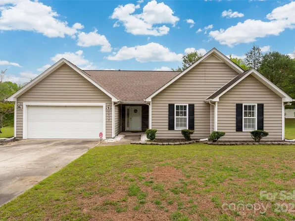 2412 Laura Dr, Charlotte, NC 28212