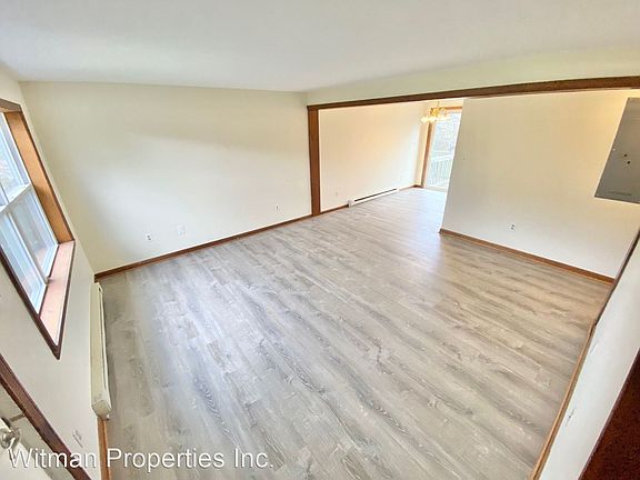 3rd image of 19 Clifford St Unit 3
