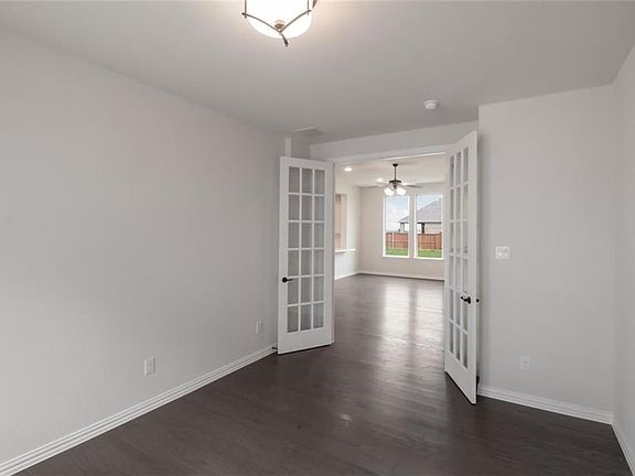 5th image of 3121 Kennington Dr