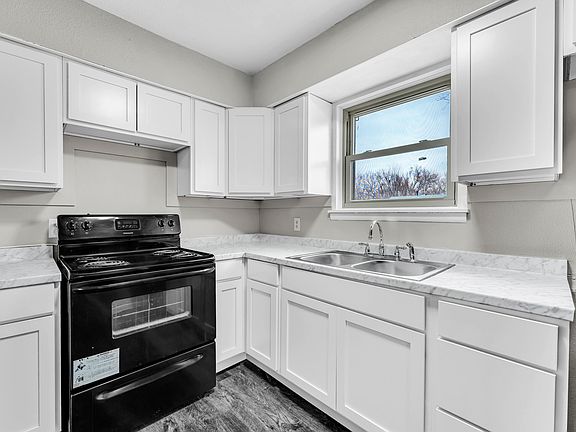 5th image of 1500 W Hamilton Street