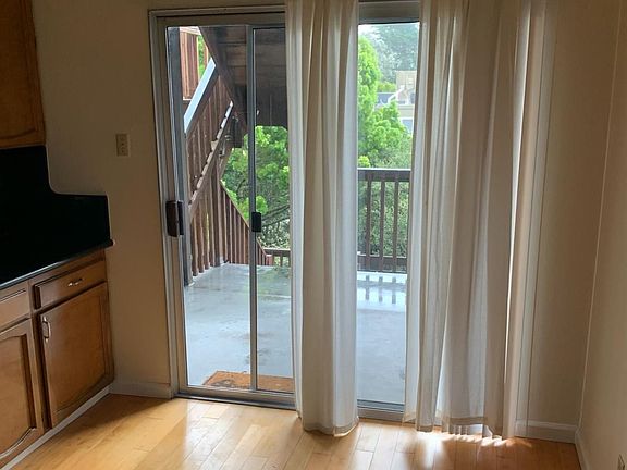 5th image of 2267 Hayes St #2271