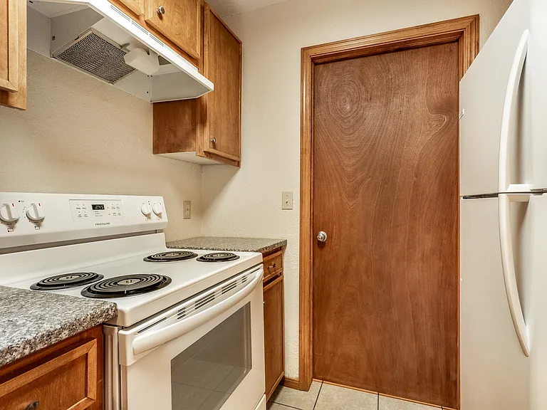 231 Barrett Pl — Photo 7