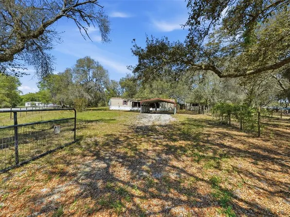 31621 S Lake Dr, Eustis, FL 32736