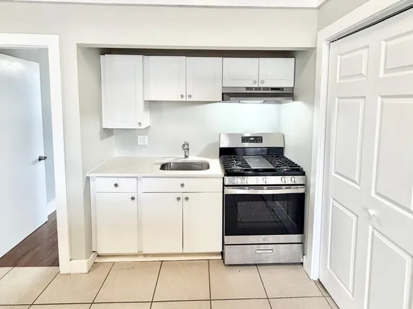 1210 Chapel St, New Haven, CT