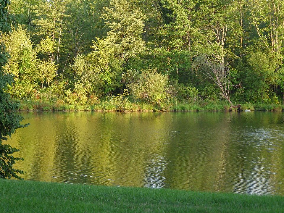 2nd image of 46 Brick Pond Rd