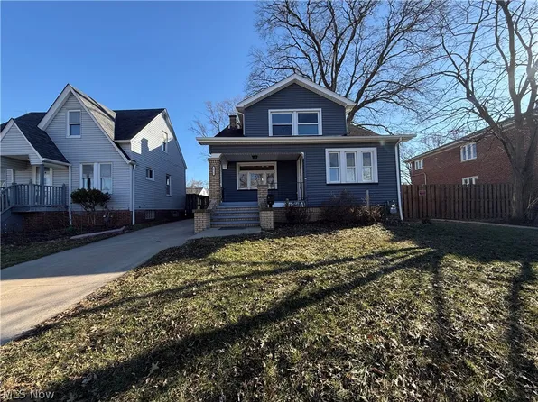 5815 Warwick Dr, Parma, OH 44129