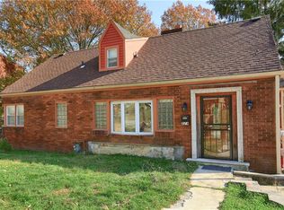 2104 Village Dr, Pittsburgh, PA 15221