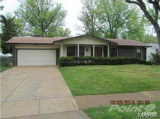2640 Wedgwood Dr W, Florissant, MO 63033