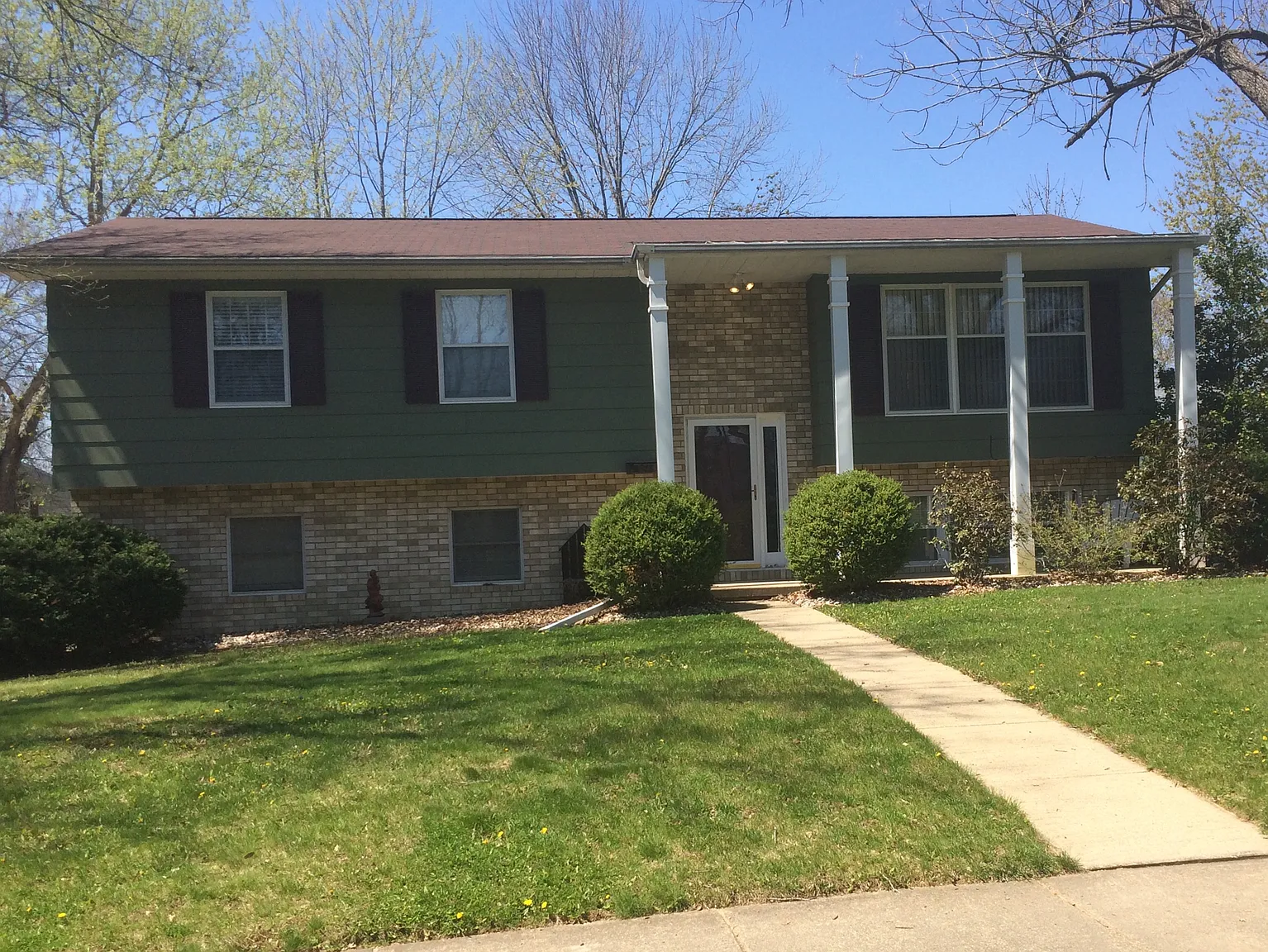 2262 Reynolds Dr photo 1