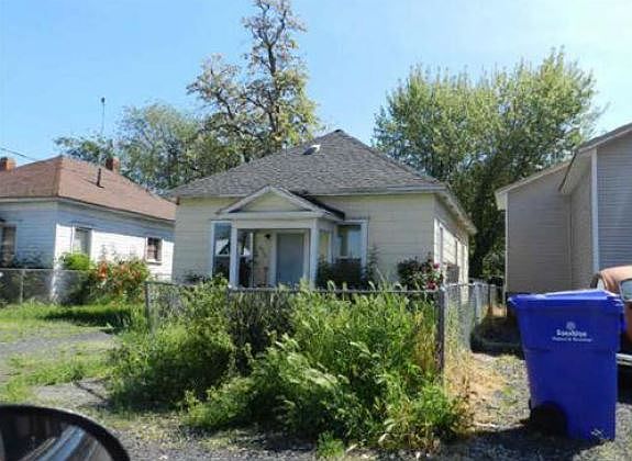 2nd image of 222 22nd St