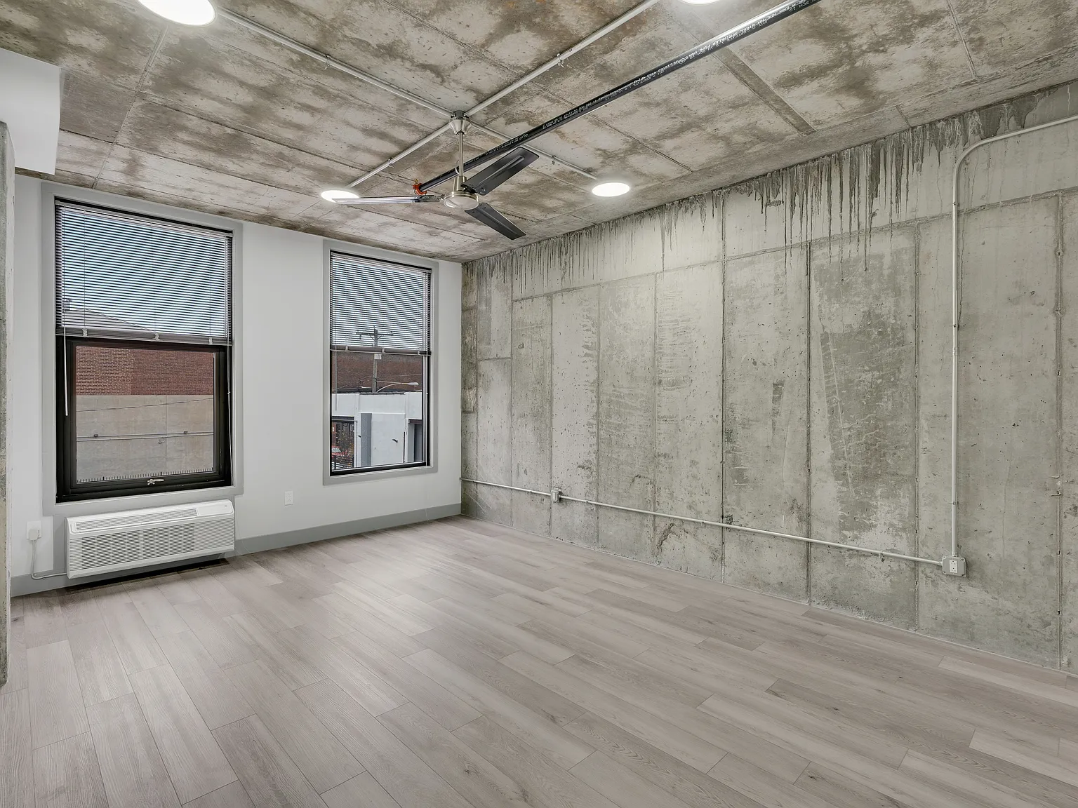 1 bed, 1.5 bath, $2,474 — Photo 4
