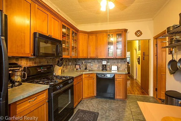 Sold by Garfield Realty  | media 7