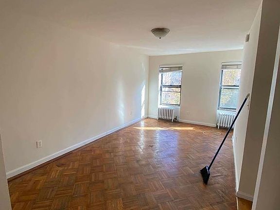 4th image of 791 Lexington Ave #Penthouse