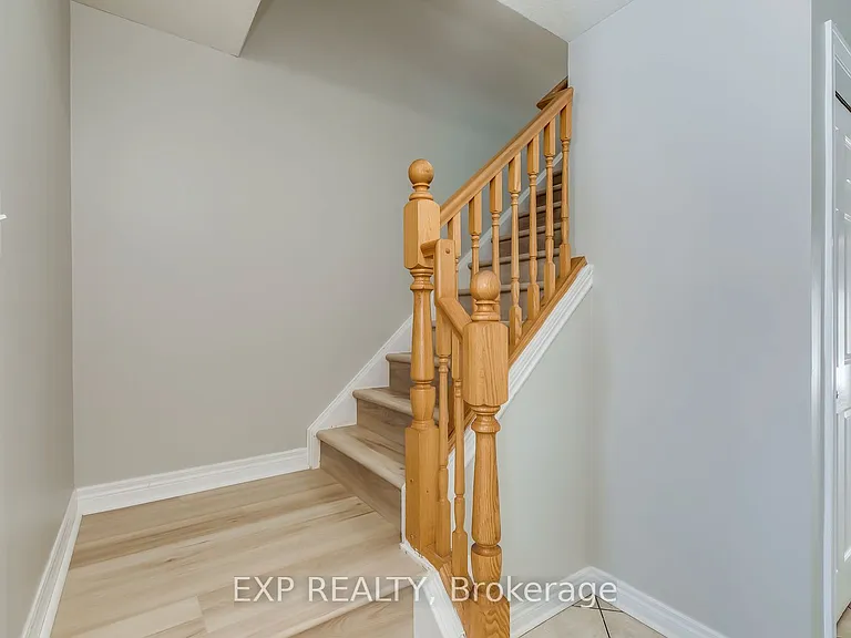 11 Frankfurt St W — Photo 19