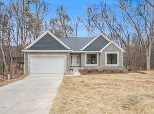 1107 Rolling Pines Dr, Ortonville, MI