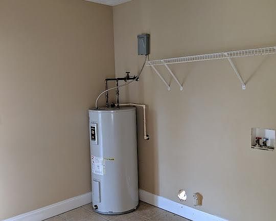 4th image of 534 Lee Road 206