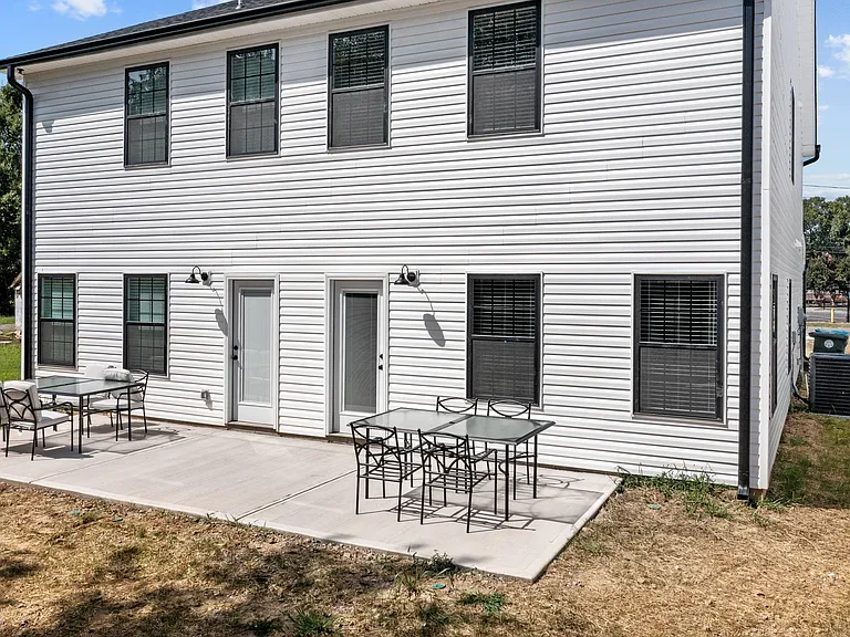808 Crown Point Dr — Photo 5